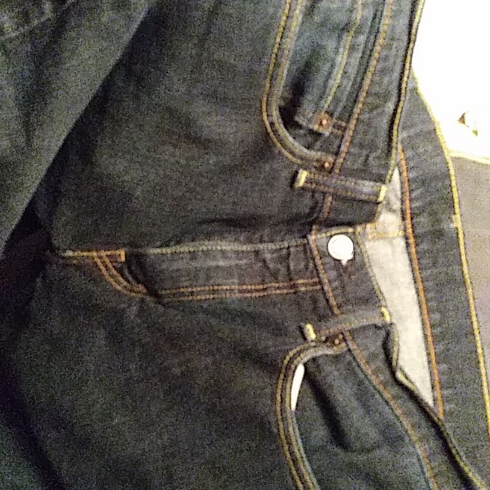 Levis - Picture 4 of 4